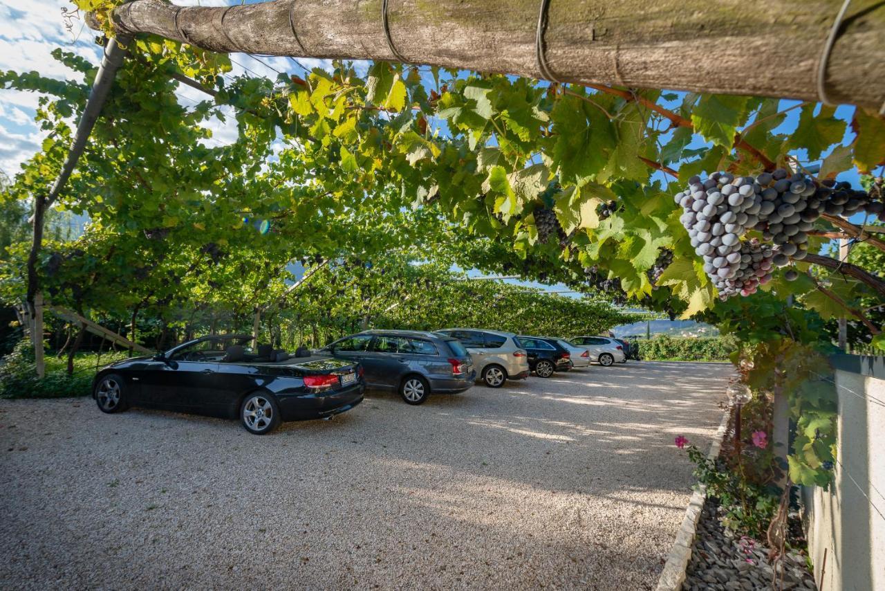 Quellenhof Apartment Termeno Bagian luar foto